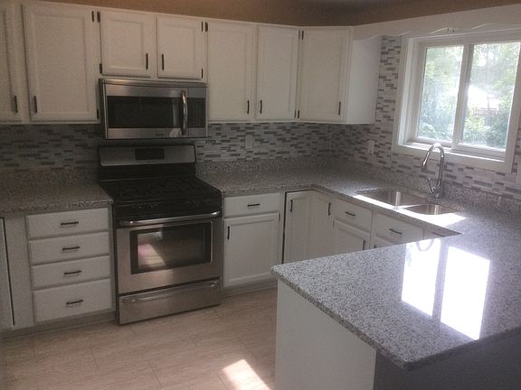 Kitchen with granite


