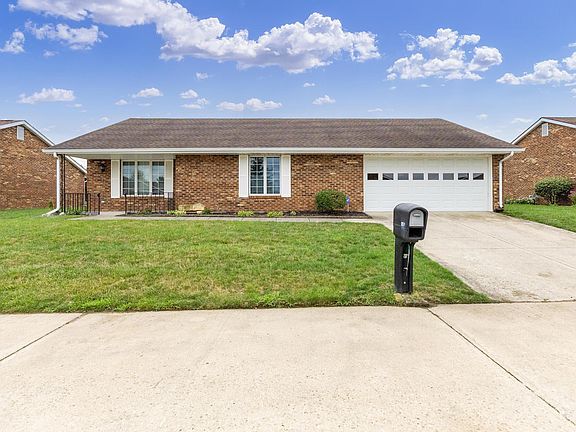 2nd image of 851 Circle Dr #32