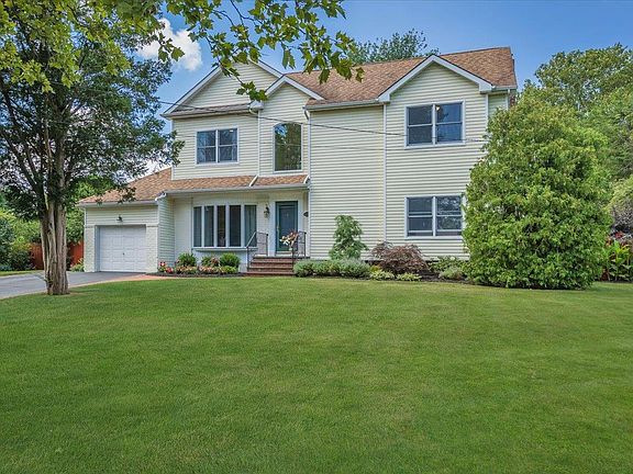 2nd image of 5 Auburn Dr