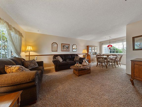 4th image of 17914 Vierra Ave