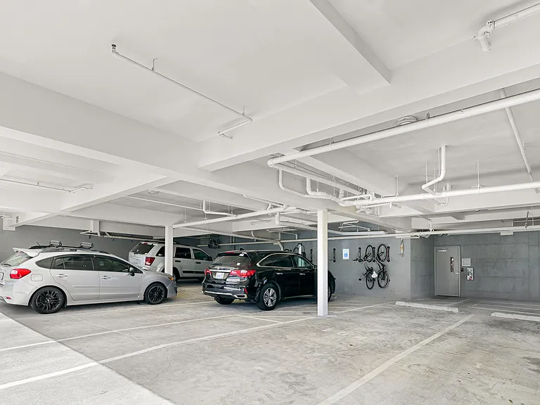 500 Square Apartments — Photo 7