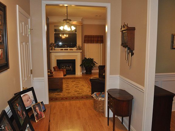 3rd image of 105 Clover Hill Dr