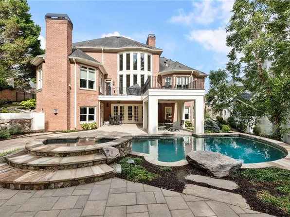 8270 Saint Marlo Fairway Dr, Duluth, GA 30097