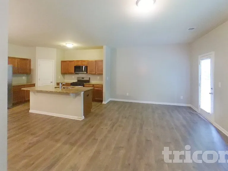 3272 Lowland Dr — Photo 4