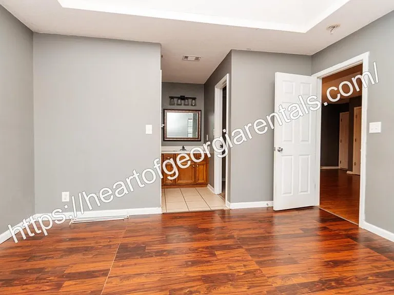 132 Coronation Dr — Photo 13