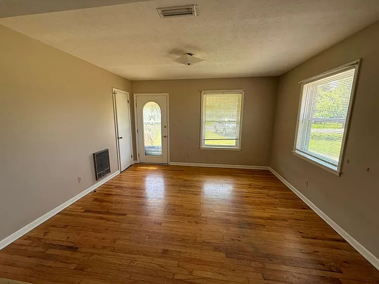 1439 Peacock Rd — Photo 12
