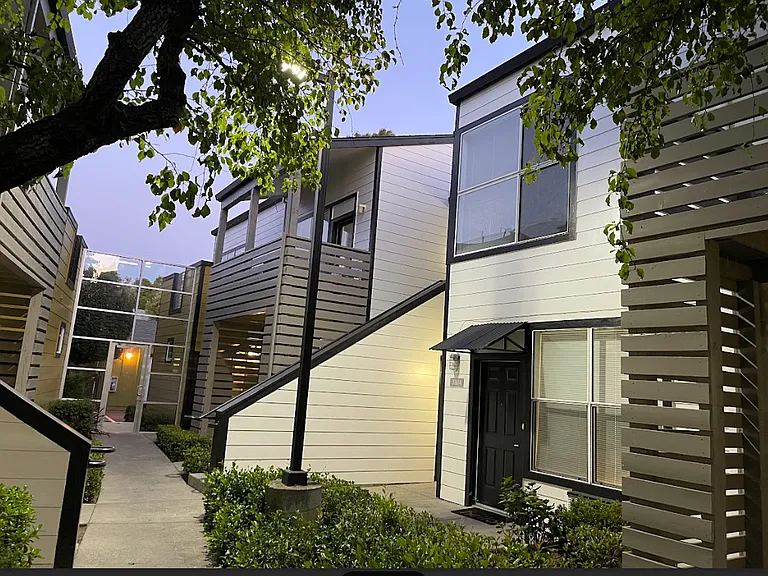 Montage Apartments — Photo 8