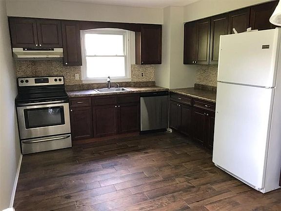3rd image of 31 Gladstone Dr