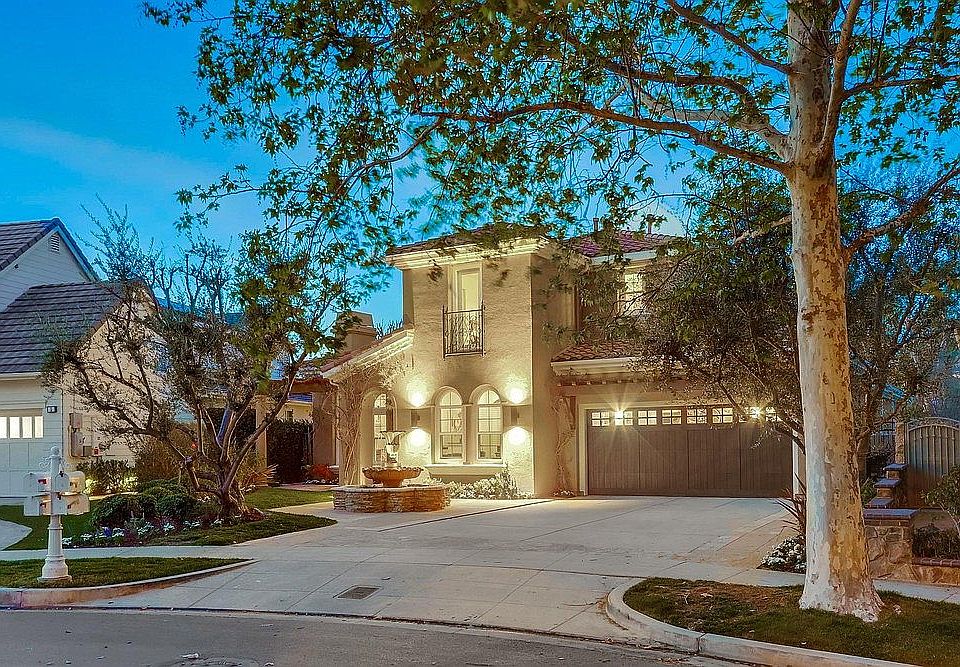 Located on CIRCLE cut-de-sac