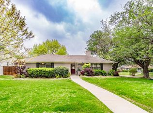 9806 Ridgehaven Dr, Dallas, TX 75238