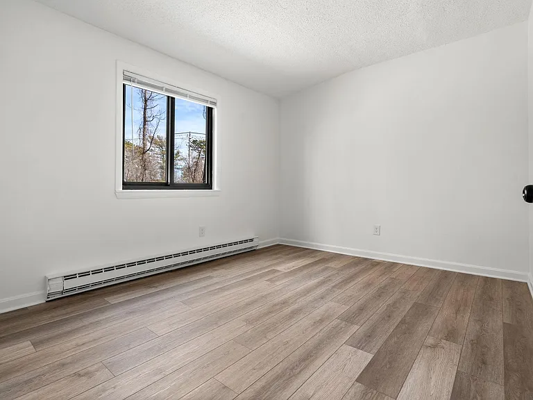 14 Pierce St #8 — Photo 13