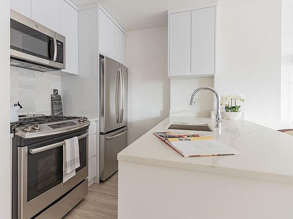 3rd image of 1735 York Ave APT 31E