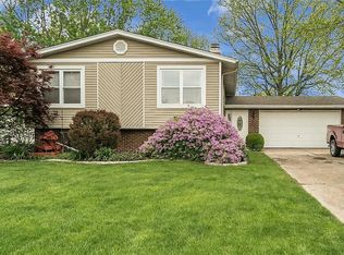 10 Dogwood Ln, Saint Peters, MO 63376