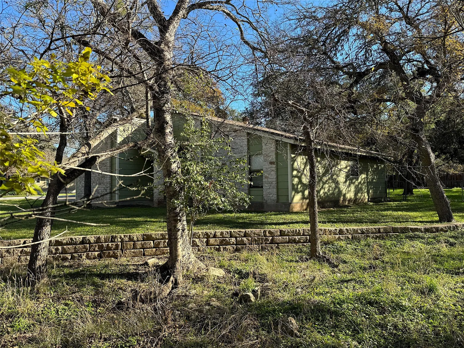 3 bed, 2.0 bath, 1358 sqft, $1,995 — Photo 1