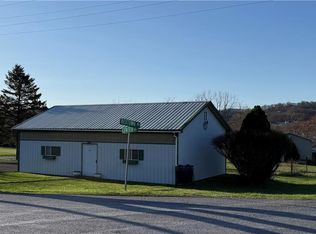 3252 E Grant St, Slatington, PA 18080