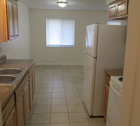 4th image of 2812 Coronette Ave