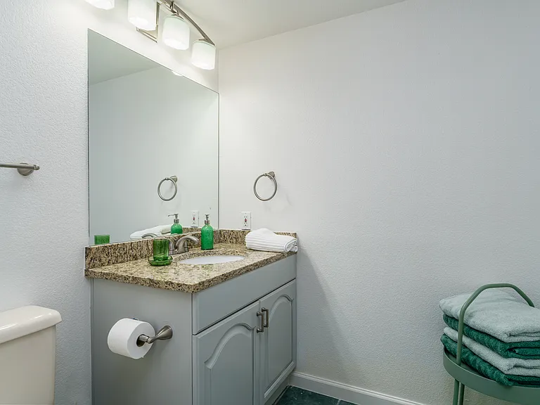132 Skyview Ct — Photo 32