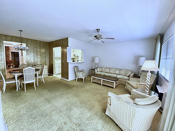 3rd image of 206 Newport L