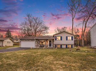2481 Sunset Terrace Ln, West Bloomfield, MI 48324