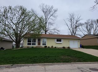 708 Gateway St NE, Cedar Rapids, IA 52402