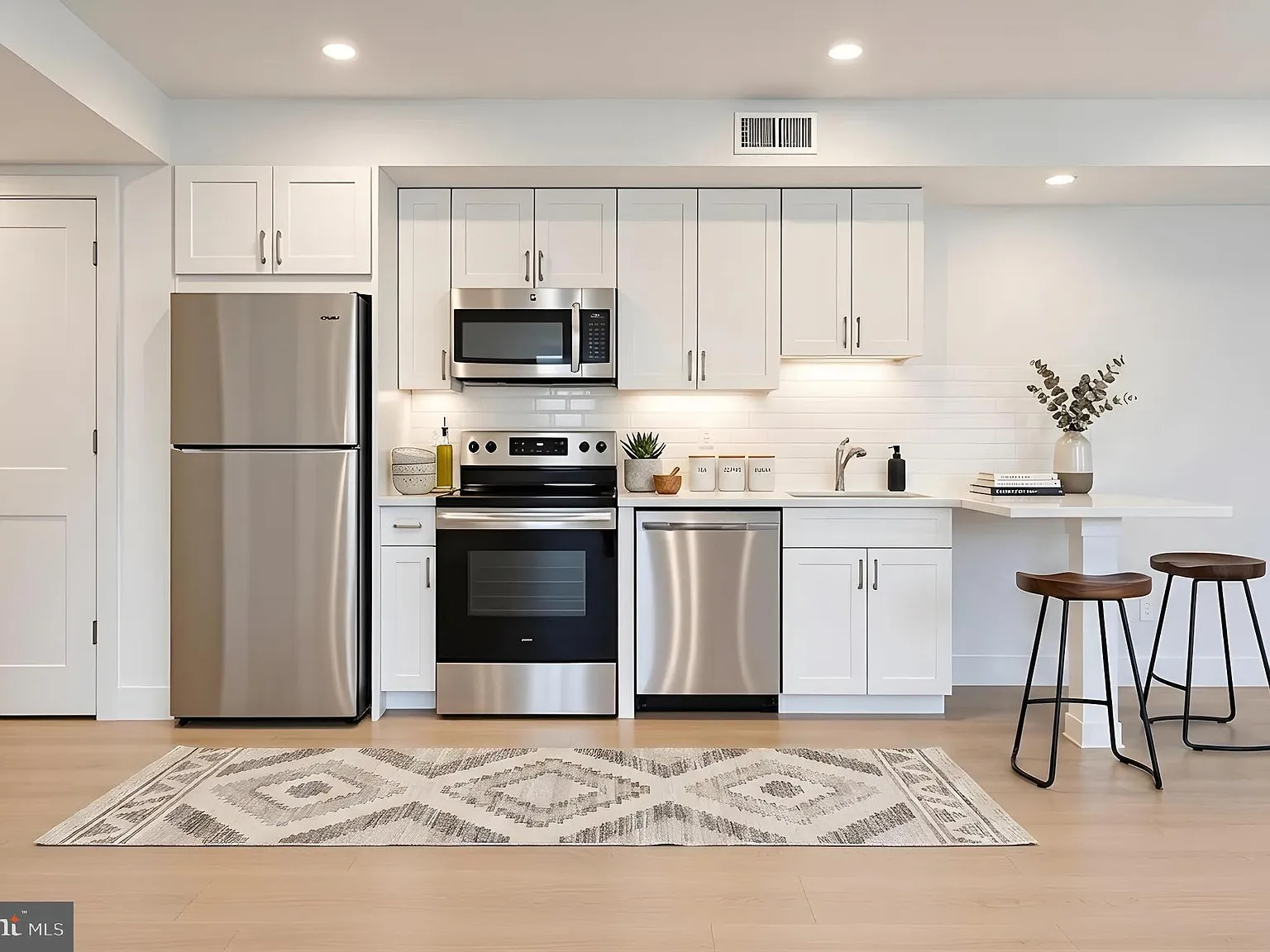 1 bed, 473 sqft, $1,815 — Photo 3