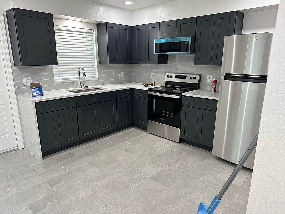1st image of 190 E Cleveland St #190