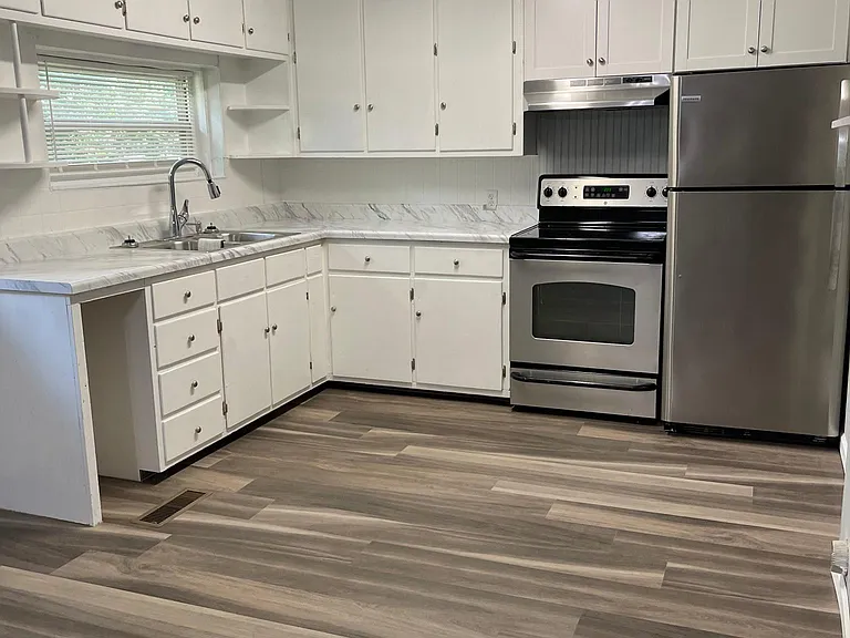 2808 1/2 Nelson Dr — Photo 2