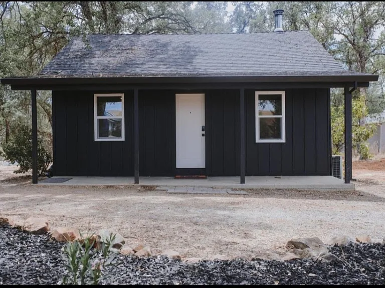 3847 Pebble Dr — Photo 1
