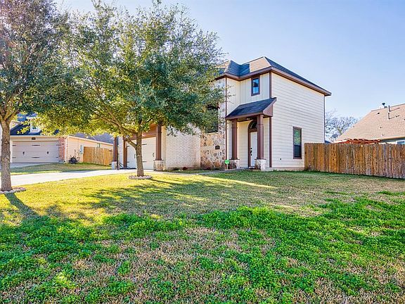 3rd image of 2708 Cypress Cir