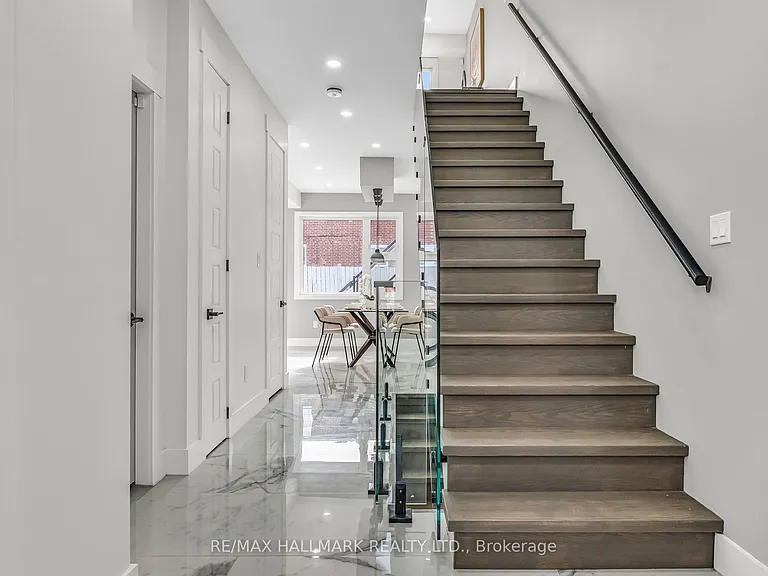 53 Buttonwood Ave — Photo 4