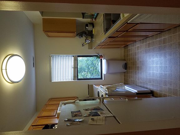 3rd image of 1485 Fairway Dr APT 302
