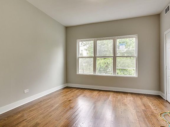 2nd image of 3570 W Dickens Ave #1