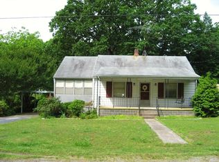 8 Mansion Dr, Clarksville, VA 23927