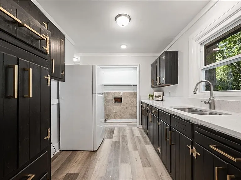 100 Pine Cir — Photo 12