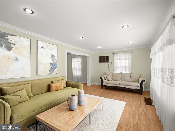 4th image of 21733 Gambier Pl