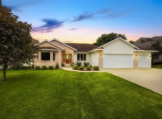 725 Aspen Valley Dr, Onalaska, WI 54650