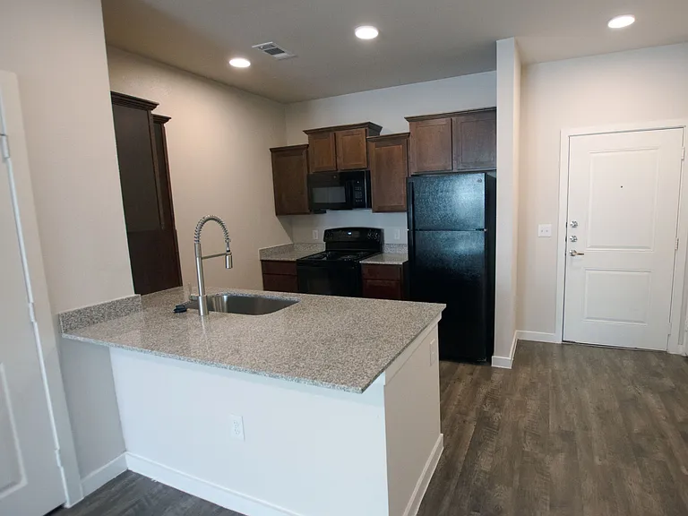 Lofts at Ventura — Photo 1