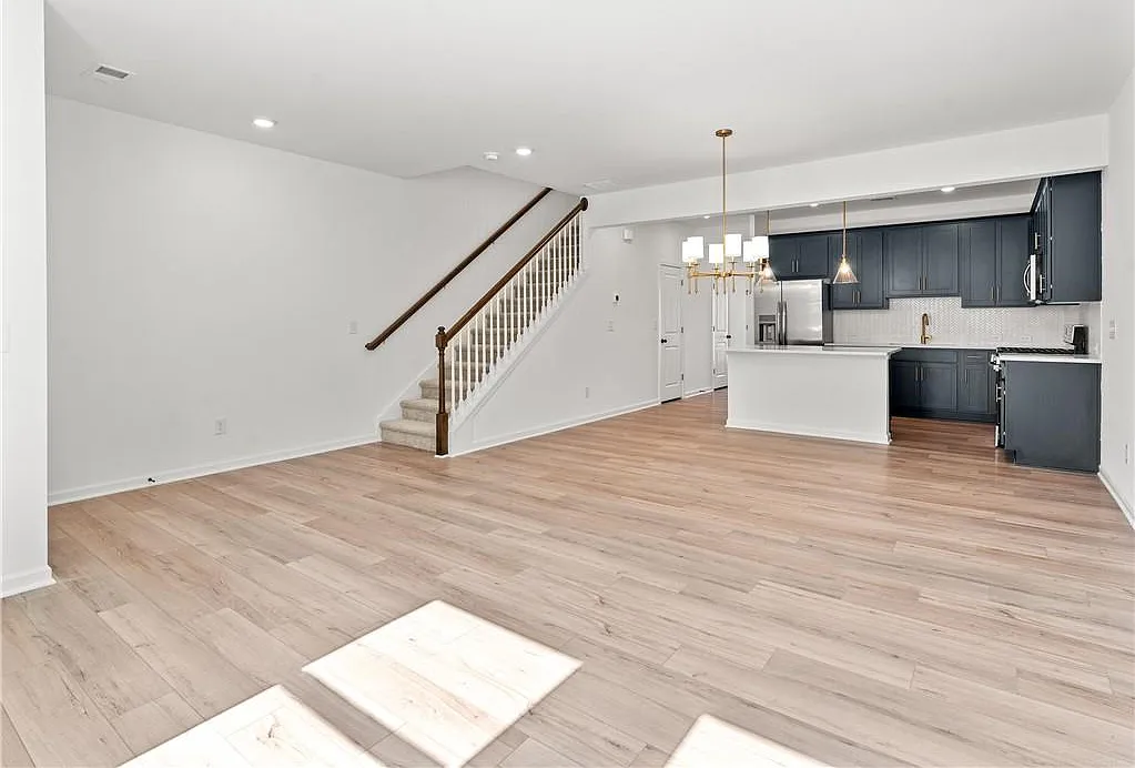 3 bed, 4.0 bath, 1507 sqft, $2,760 — Photo 3
