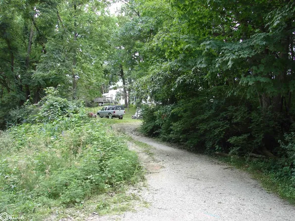 1525 240th St, Mount Pleasant, IA 52641