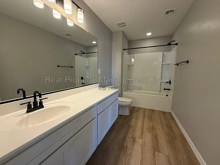 5618 N 87th Dr — Photo 27
