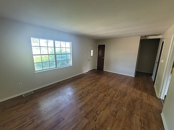 5th image of 1013 Kensington Dr