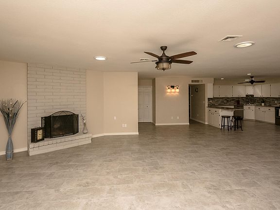 3rd image of 3090 Thistle Dr