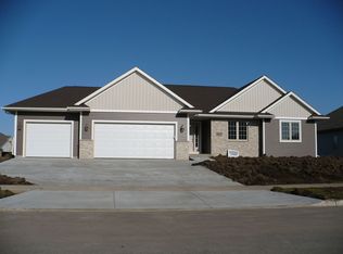 1417 Spahn Dr, Waunakee, WI 53597