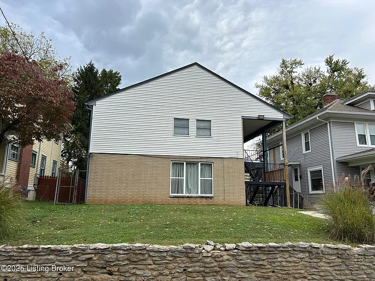 2207 Alta Ave — Photo 1