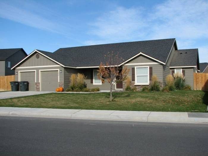 1st image of 1375 Crab Apple Cir