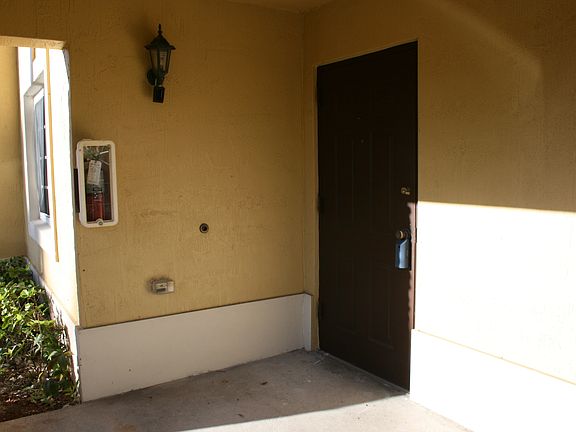 3rd image of 905 NE 34th Ave Unit 104