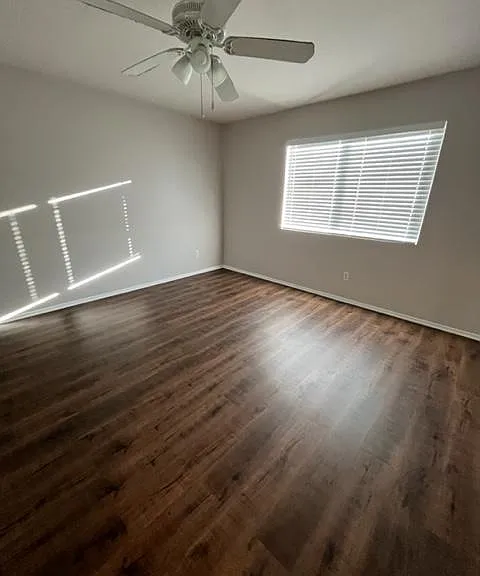11086 Hillsborough Ct — Photo 15