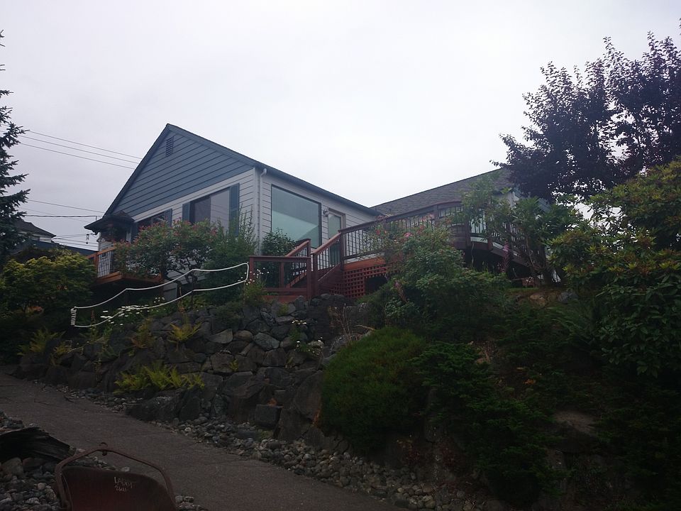 2nd image of 2300 47th Ave SW