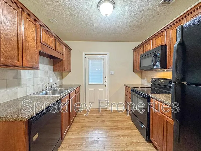 204A Andy Ln — Photo 4