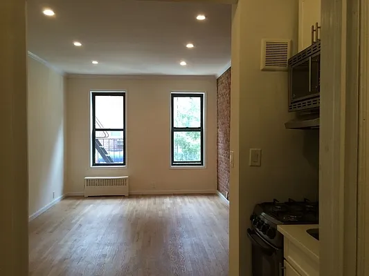 Rented by Bond New York | media 12